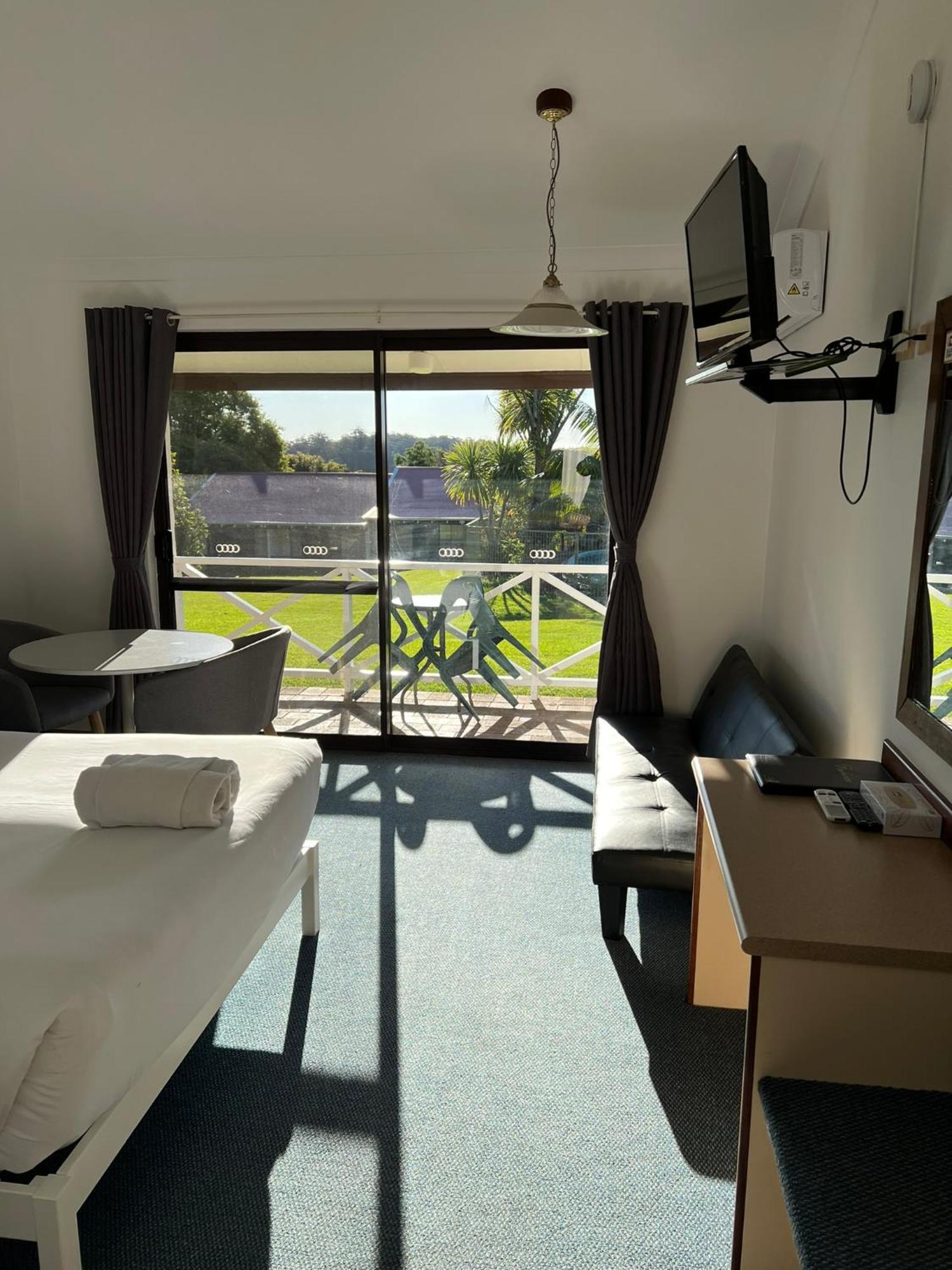 Karri Forest Motel Пембертон Екстер'єр фото