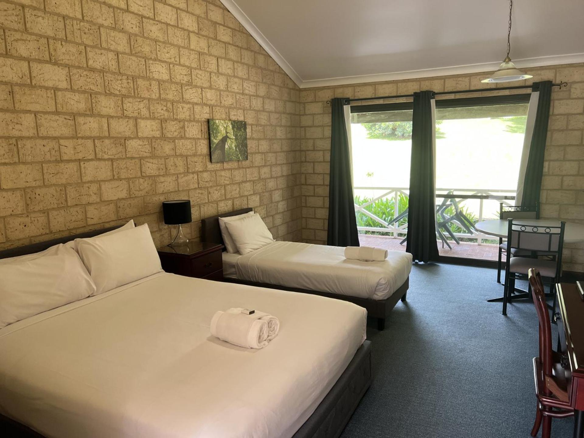 Karri Forest Motel Пембертон Екстер'єр фото